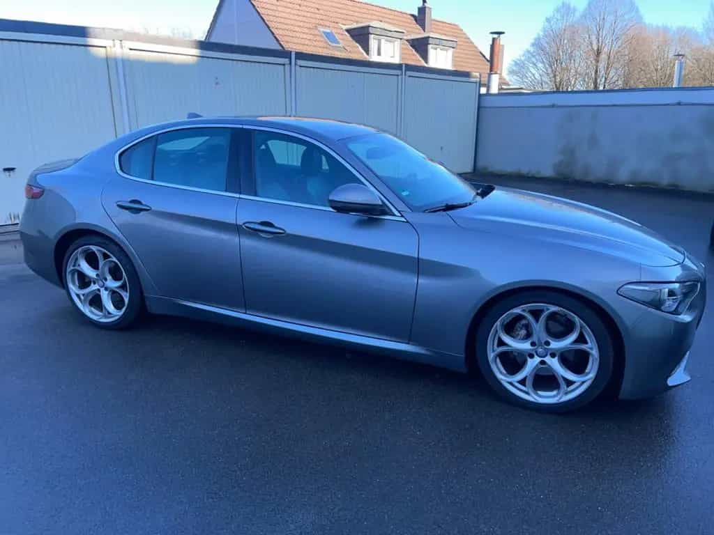 Alfa Romeo Giulia Super Q4 Klima PDC 2HD navi F1 Schaltung 11/2016-photo-5