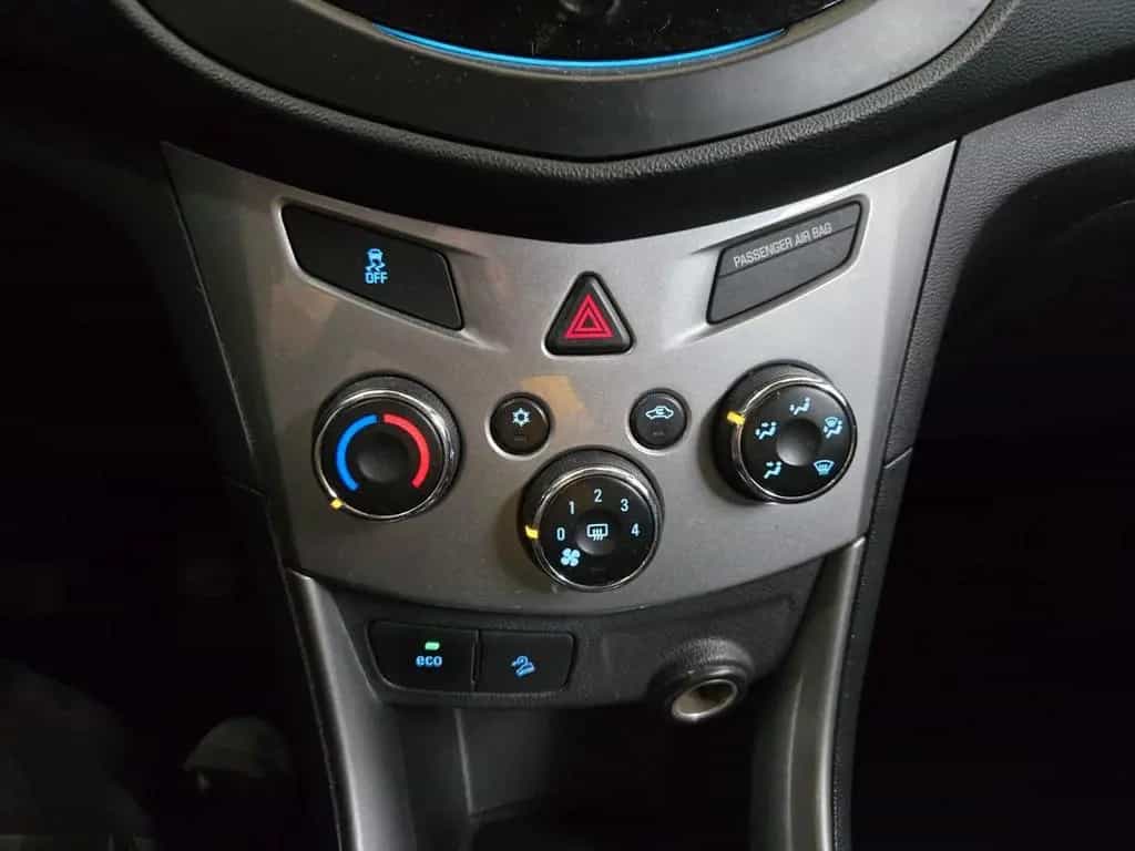 Chevrolet Trax 1.7 diesel FWD LTZ 05/2013-photo-12