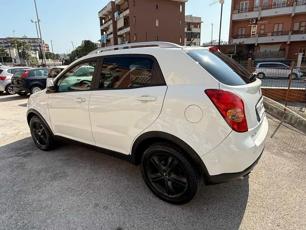 Ssangyong Korando 2.0 e-XDi 175 CV AWD AT Classy 11/2011-photo-2