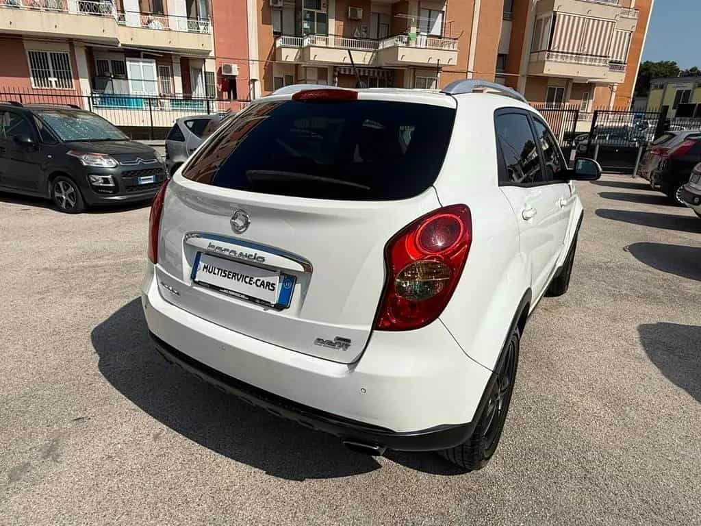 Ssangyong Korando 2.0 e-XDi 175 CV AWD AT Classy 11/2011-photo-3