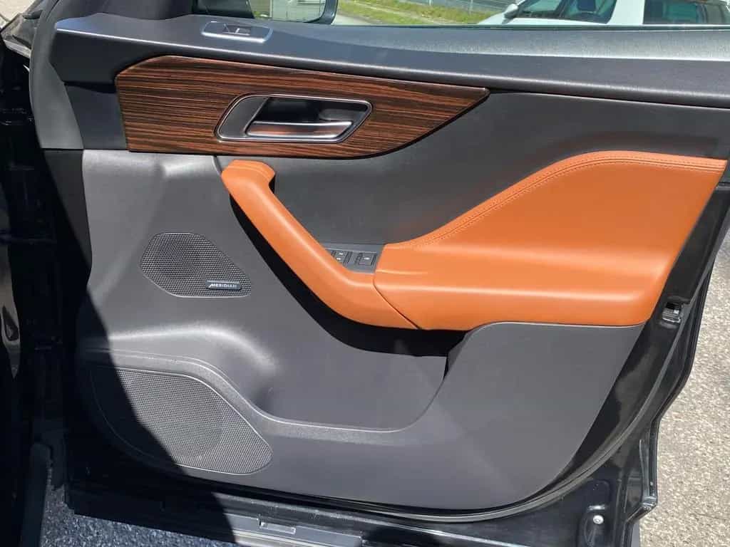 Jaguar F-Pace F-PACE Portfolio AWD*KEYLESS*MEMORY*LEDER 12/2017-photo-6
