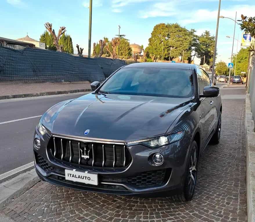 Maserati Levante 3.0 V6 250cv Diesel AWD 02/2017-photo-1