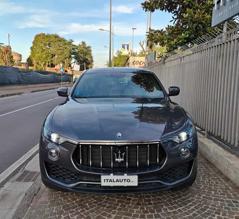 Maserati Levante 3.0 V6 250cv Diesel AWD 02/2017-photo-2
