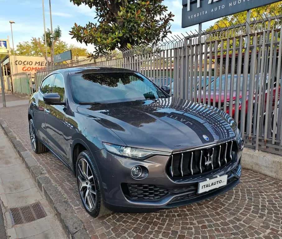 Maserati Levante 3.0 V6 250cv Diesel AWD 02/2017-photo-3