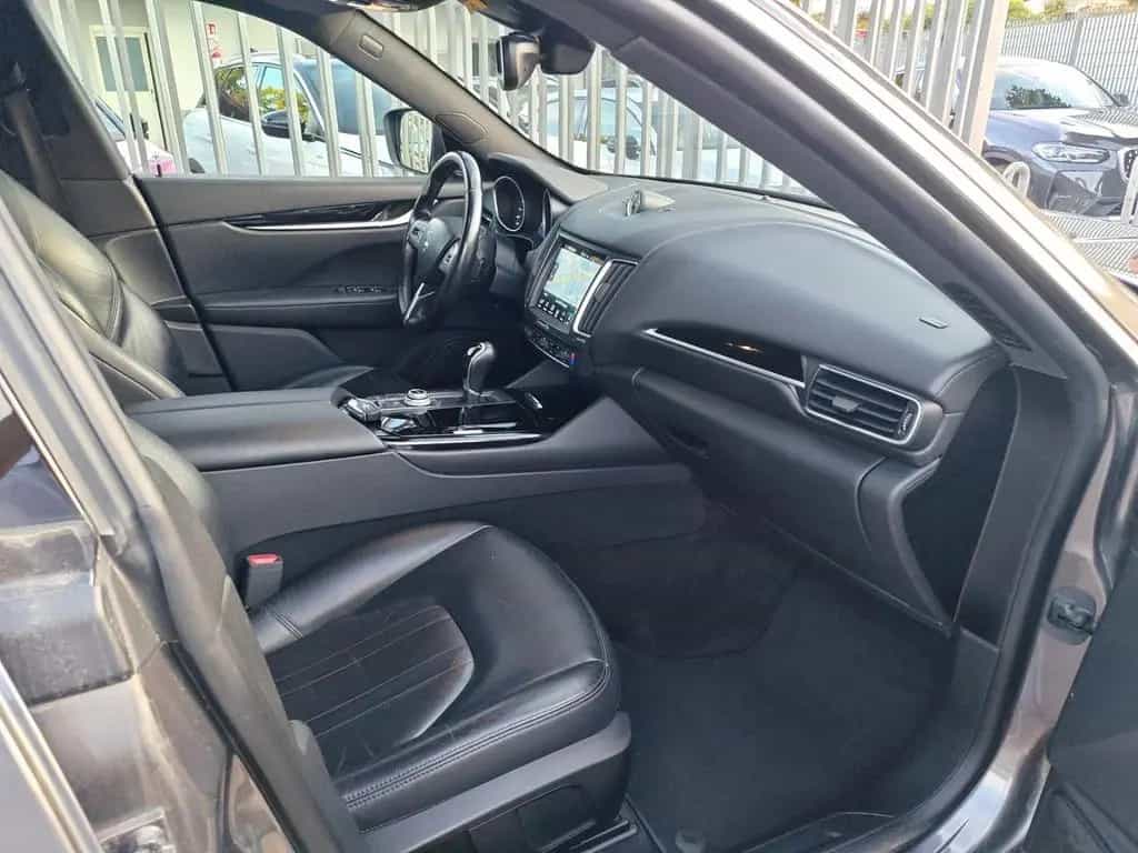 Maserati Levante 3.0 V6 250cv Diesel AWD 02/2017-photo-9