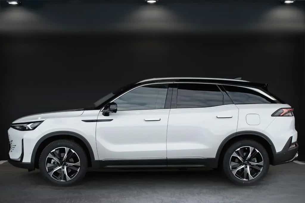 BAIC Beijing X75 X75 AHK*1.Hand*Unfallfrei*Service NEU* 03/2025-photo-12