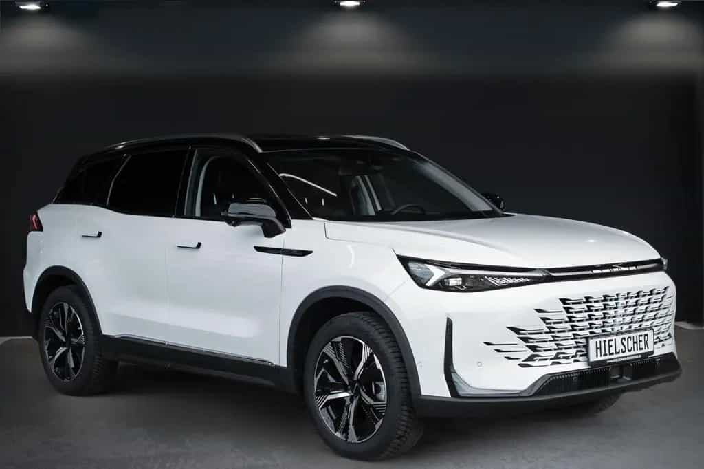 BAIC Beijing X75 X75 AHK*1.Hand*Unfallfrei*Service NEU* 03/2025-photo-6