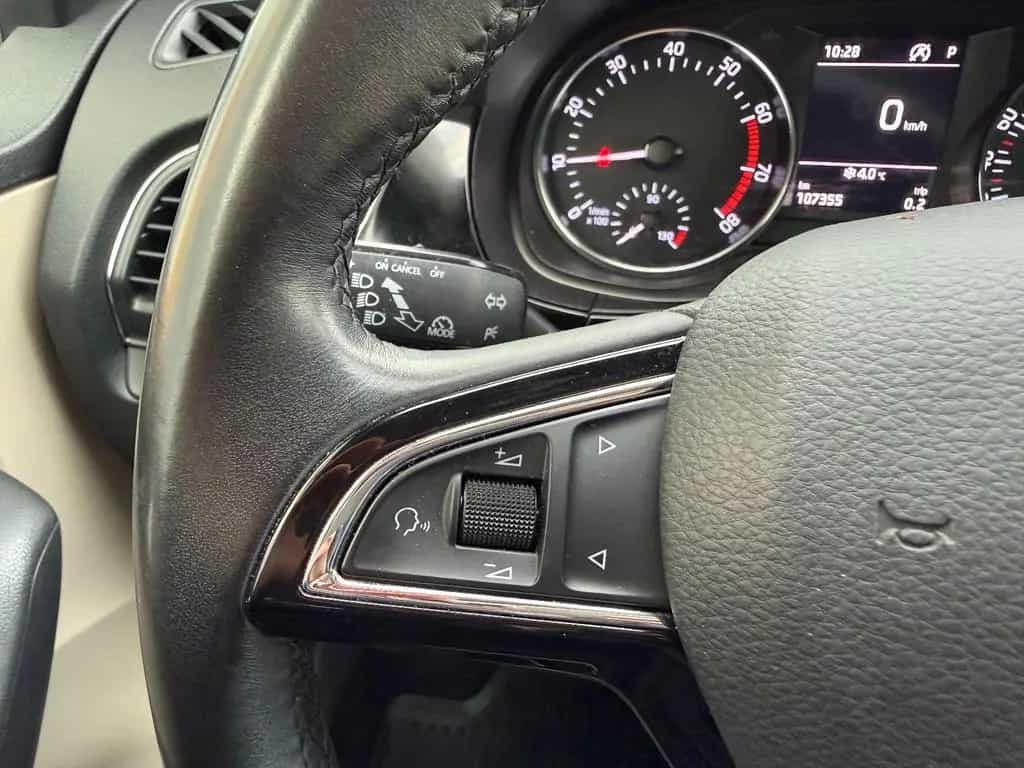 Skoda Fabia Style=Automatik-Klima-Sitzheiz-PDC= 10/2017-photo-16