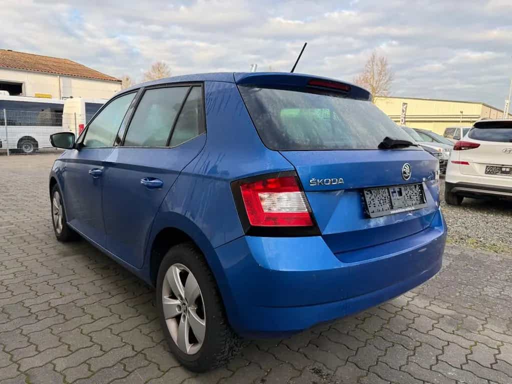 Skoda Fabia Style=Automatik-Klima-Sitzheiz-PDC= 10/2017-photo-3