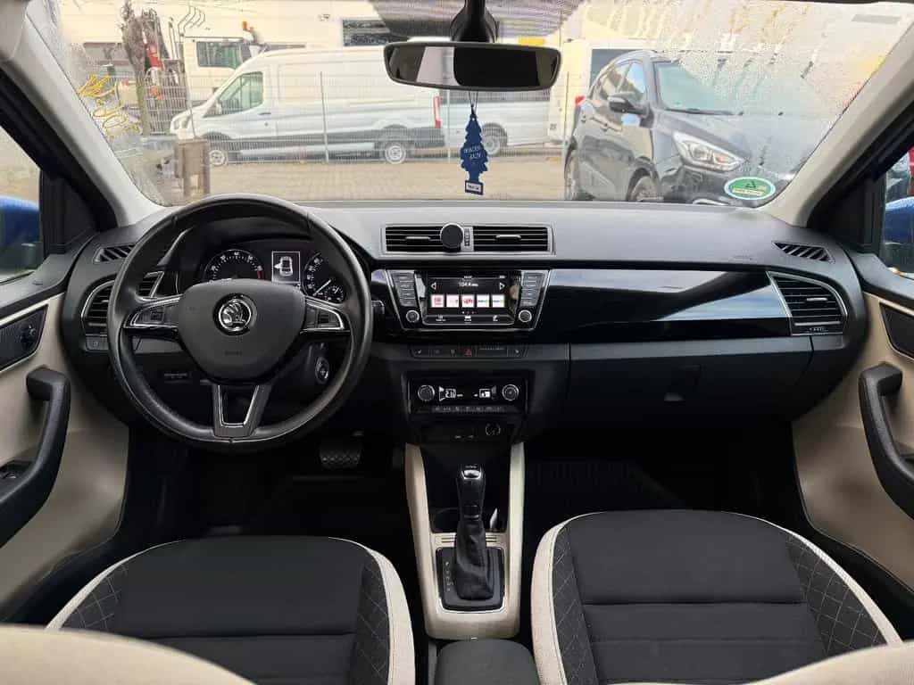Skoda Fabia Style=Automatik-Klima-Sitzheiz-PDC= 10/2017-photo-6