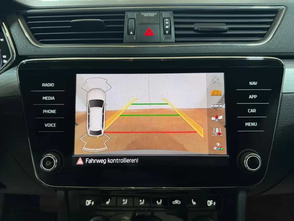 Skoda Superb Combi 2.0TDI DSG/ACC/el.HECK/CAM/18"/4xSHZ 06/2022-photo-20