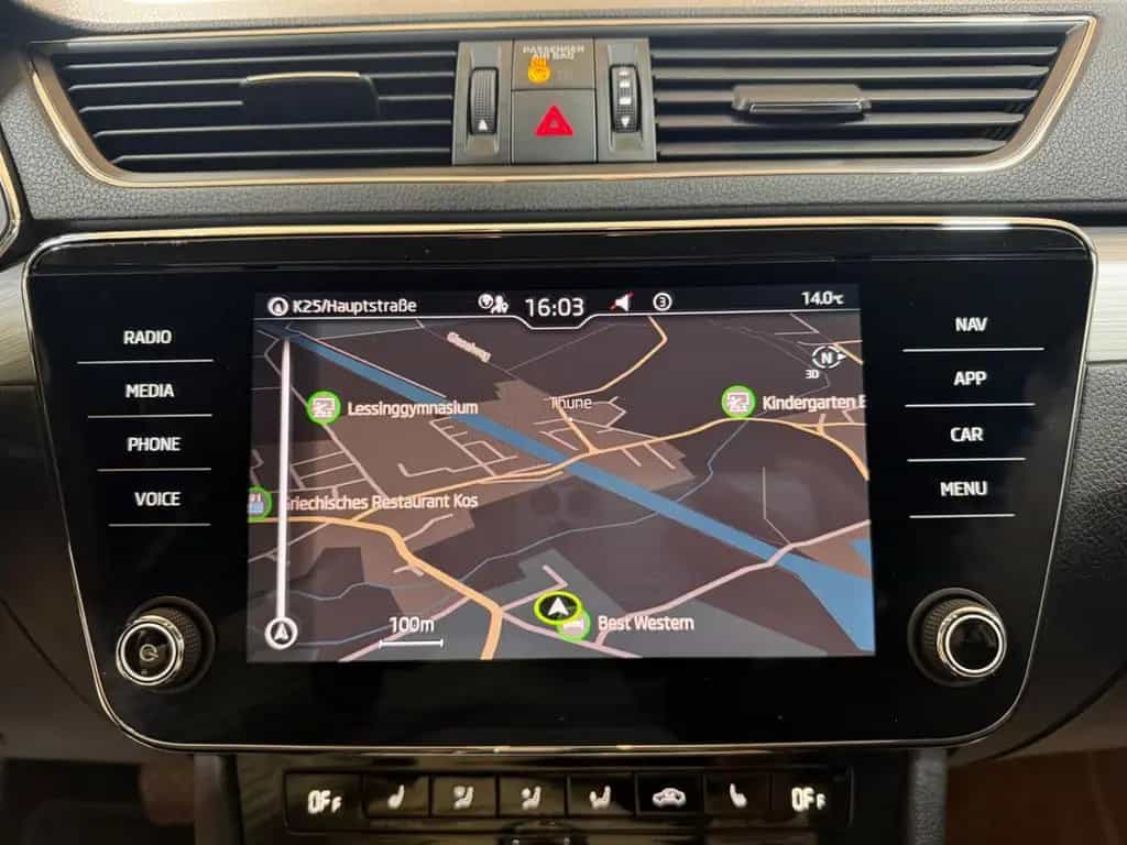 Skoda Superb Combi 2.0TDI DSG/ACC/el.HECK/CAM/18"/4xSHZ 06/2022-photo-23