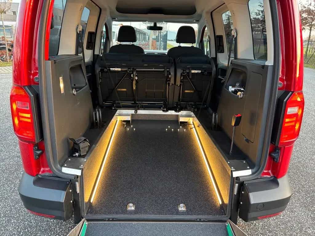 Volkswagen Caddy 1,4 TSI DSG Trendline *ROLLSTUHLRAMPE* 10/2015-photo-28