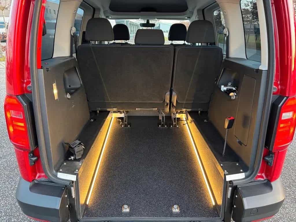 Volkswagen Caddy 1,4 TSI DSG Trendline *ROLLSTUHLRAMPE* 10/2015-photo-30