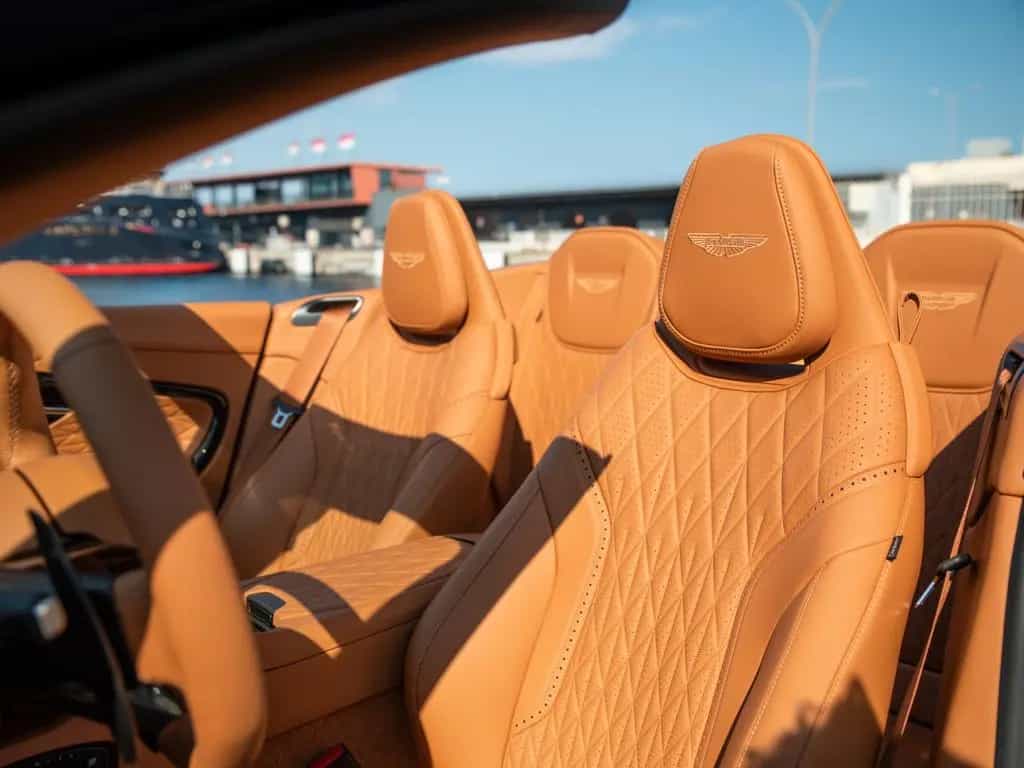 Aston Martin DB12 4.0 V8 Volante null-photo-11