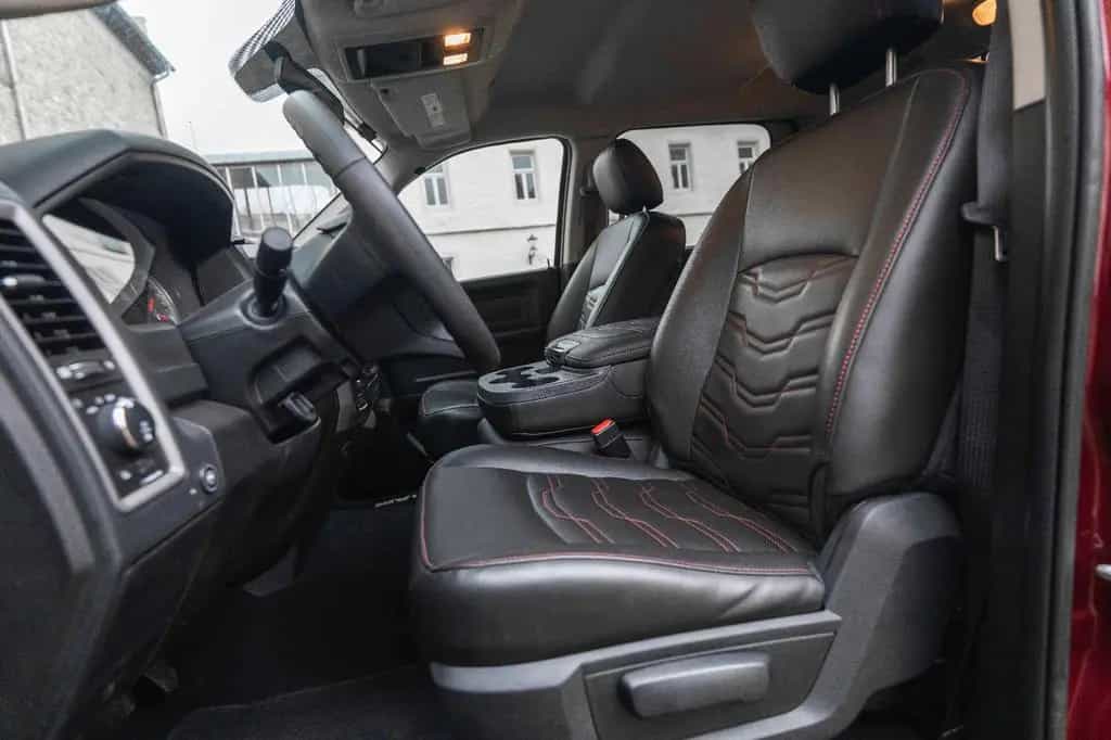 Dodge RAM Classic Express 3,6L LPG AHK KAM BTH LEDER 04/2020-photo-21