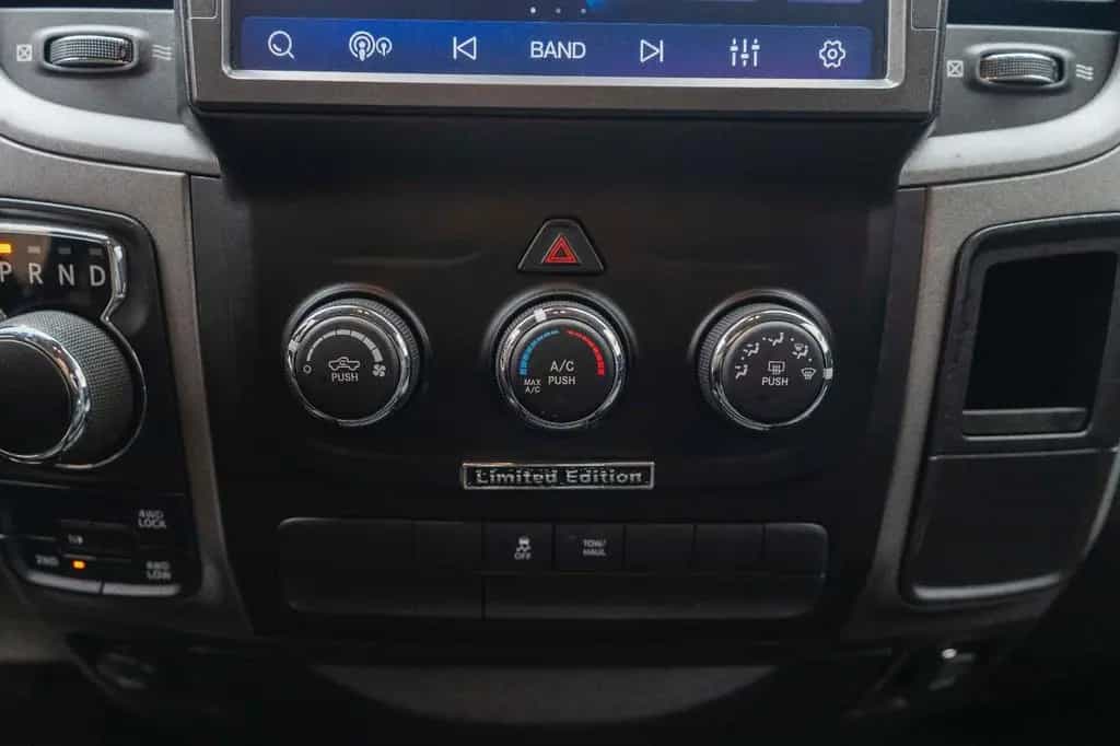 Dodge RAM Classic Express 3,6L LPG AHK KAM BTH LEDER 04/2020-photo-24