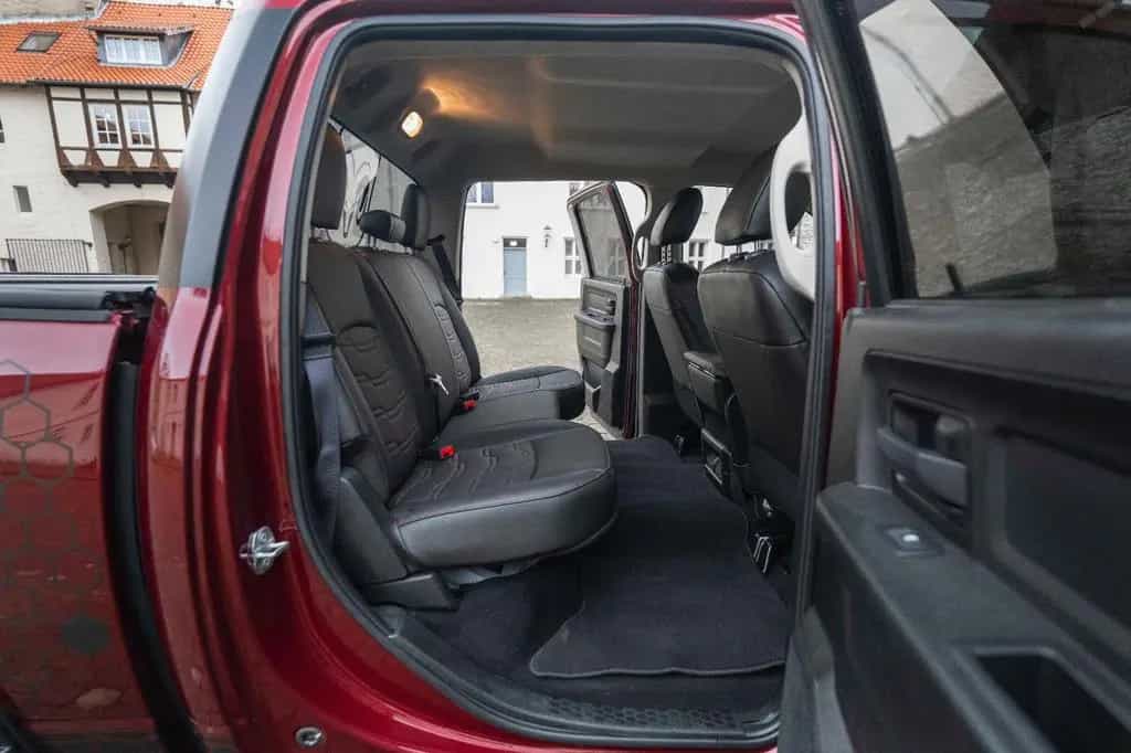 Dodge RAM Classic Express 3,6L LPG AHK KAM BTH LEDER 04/2020-photo-6