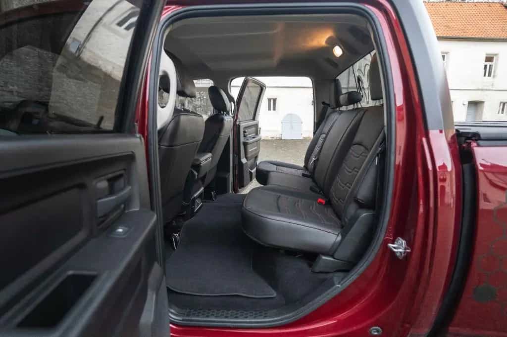 Dodge RAM Classic Express 3,6L LPG AHK KAM BTH LEDER 04/2020-photo-7