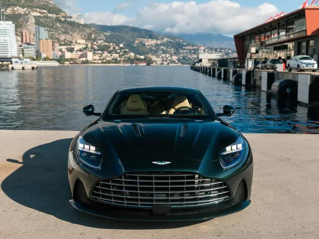 Aston Martin DB12 4.0 V8 null-photo-1