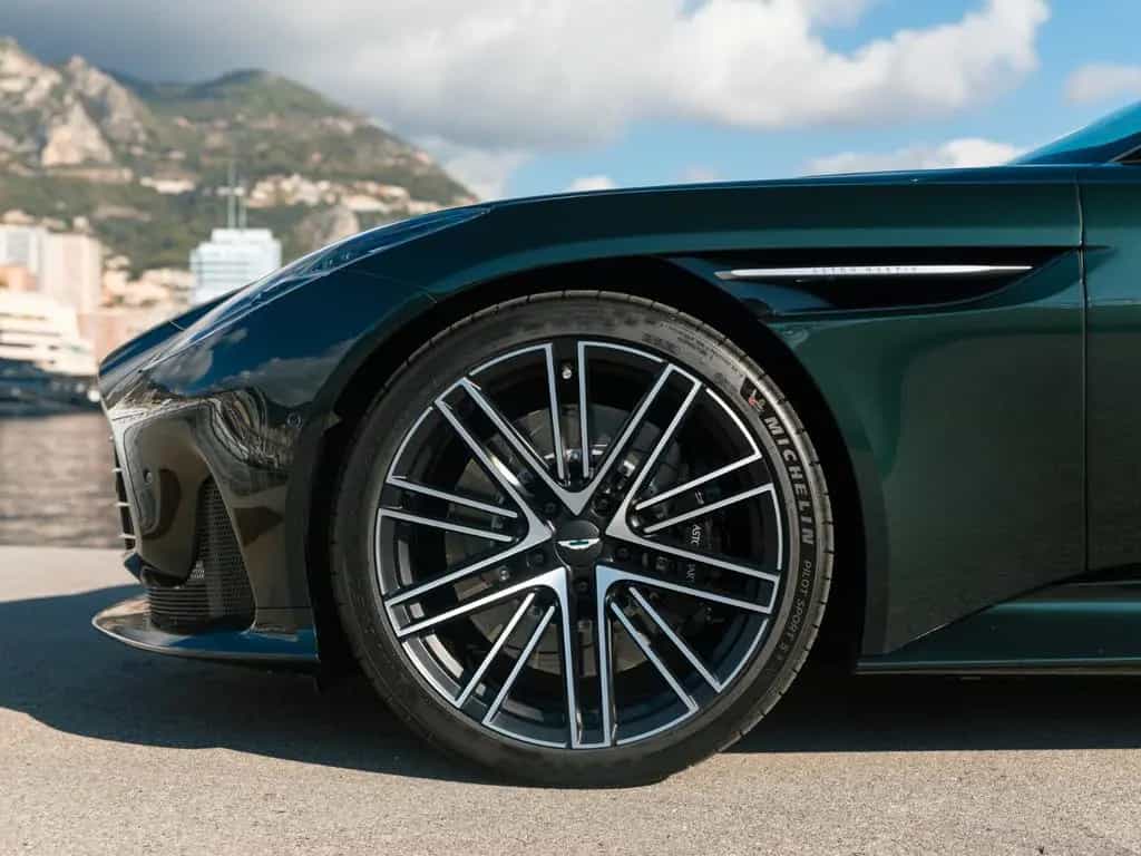 Aston Martin DB12 4.0 V8 null-photo-5