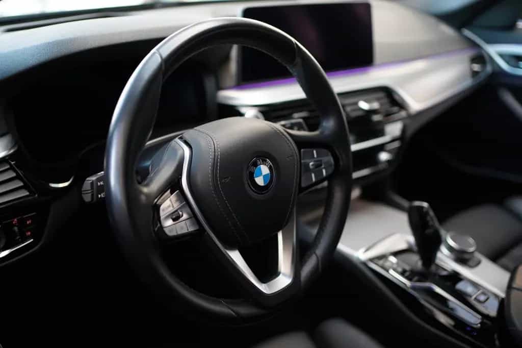 BMW 5 Series 520d xDrive +HeadUp+AHK+Sportsitze+HiFi-Lau+Alar 06/2022-photo-1