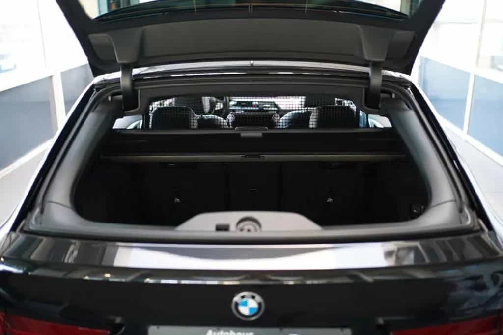 BMW 5 Series 520d xDrive +HeadUp+AHK+Sportsitze+HiFi-Lau+Alar 06/2022-photo-10
