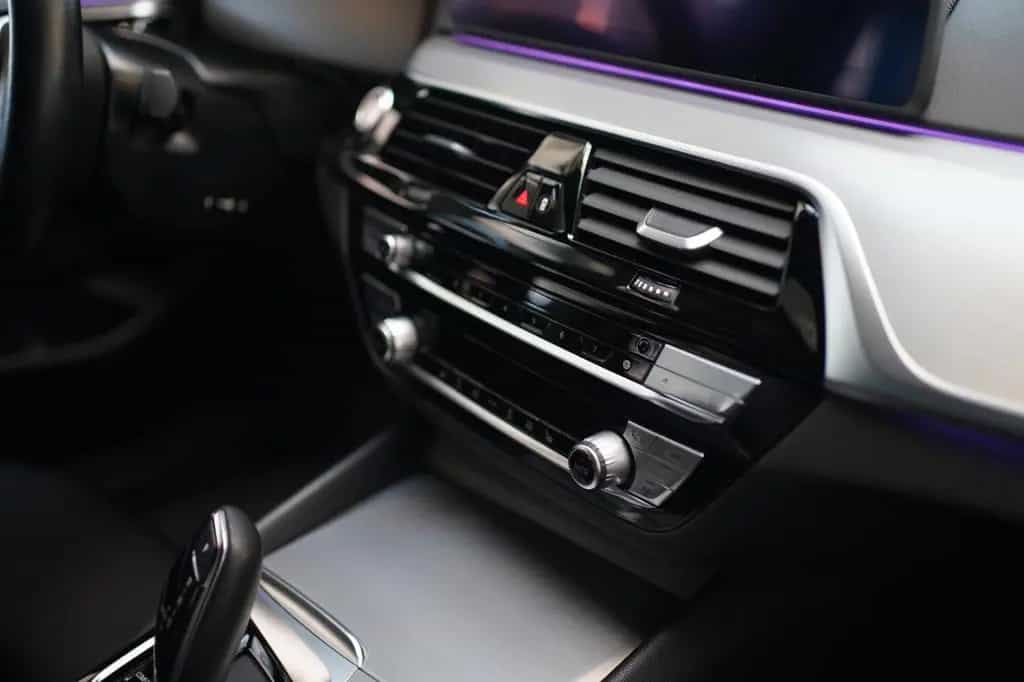 BMW 5 Series 520d xDrive +HeadUp+AHK+Sportsitze+HiFi-Lau+Alar 06/2022-photo-12