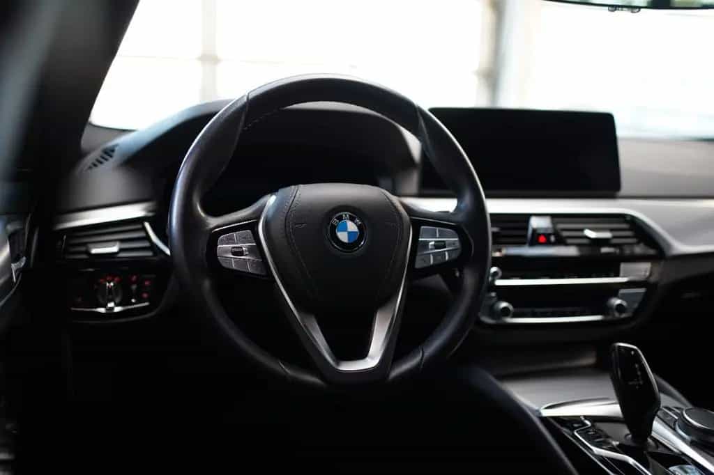 BMW 5 Series 520d xDrive +HeadUp+AHK+Sportsitze+HiFi-Lau+Alar 06/2022-photo-16