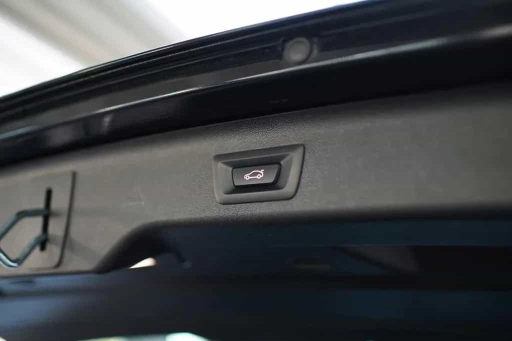 BMW 5 Series 520d xDrive +HeadUp+AHK+Sportsitze+HiFi-Lau+Alar 06/2022-photo-18