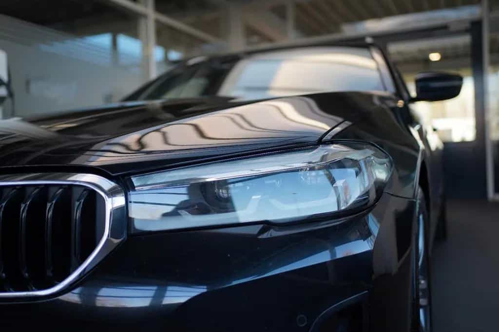 BMW 5 Series 520d xDrive +HeadUp+AHK+Sportsitze+HiFi-Lau+Alar 06/2022-photo-5