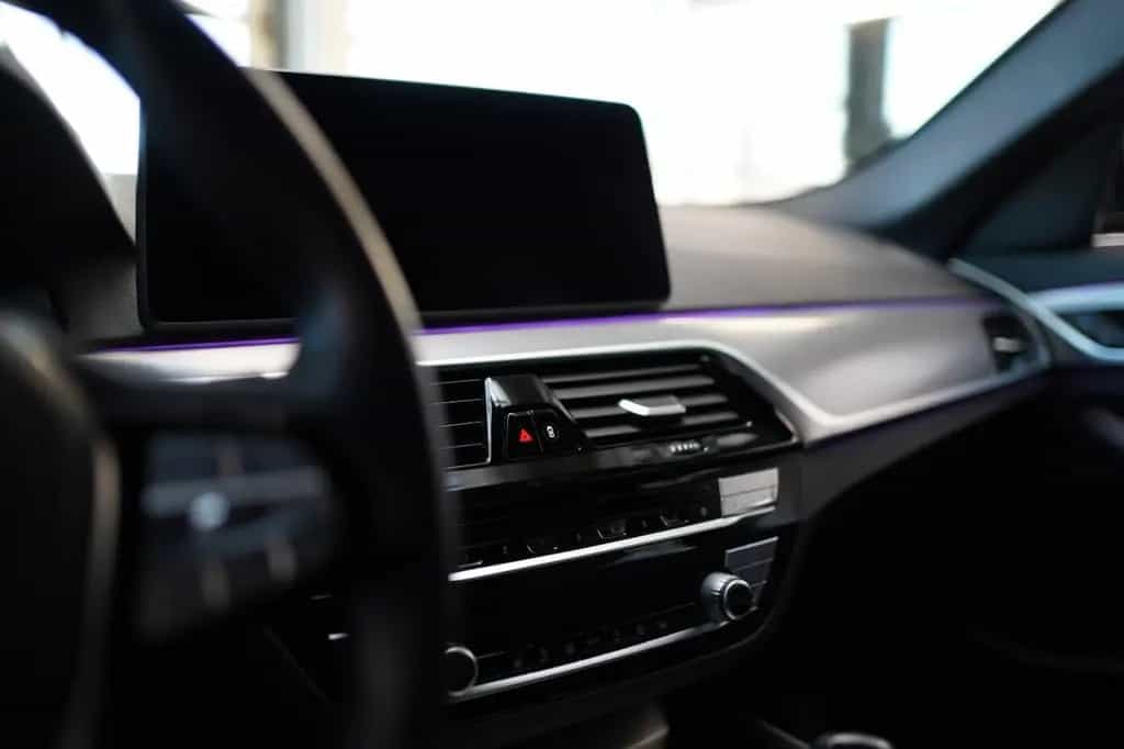 BMW 5 Series 520d xDrive +HeadUp+AHK+Sportsitze+HiFi-Lau+Alar 06/2022-photo-8