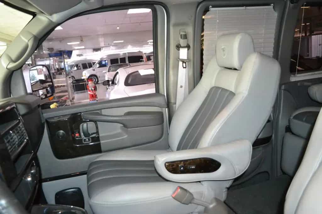 Chevrolet Express 5,3l V8 Explorer Limited AWD/4X4 01/2014-photo-7
