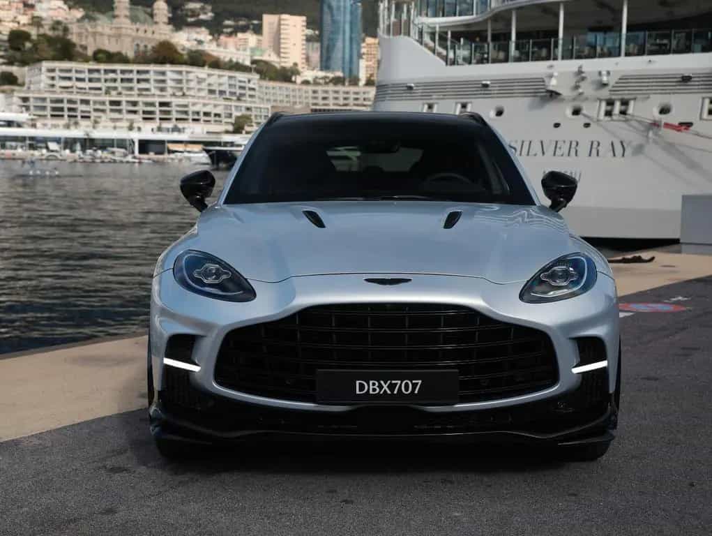 Aston Martin DBX 707 null-photo-1