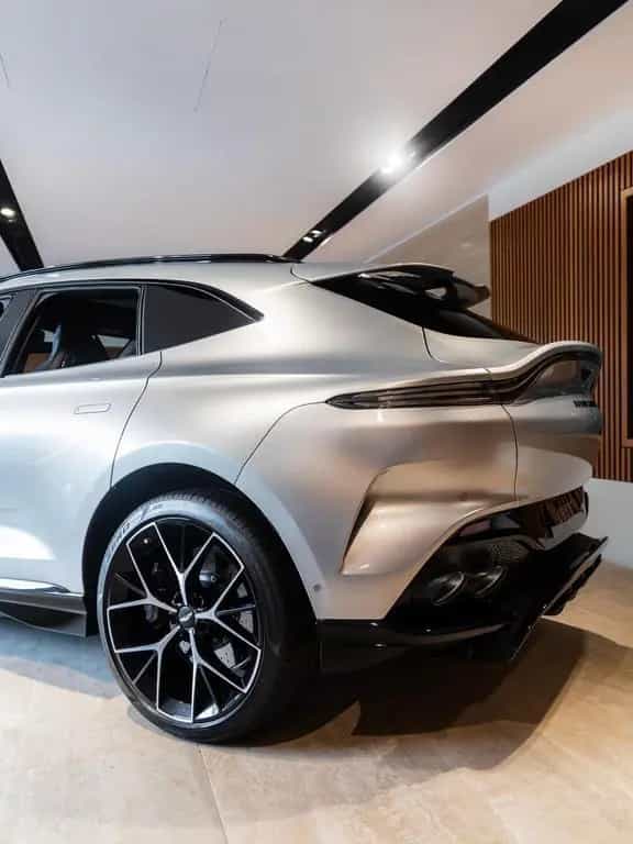 Aston Martin DBX 707 null-photo-10