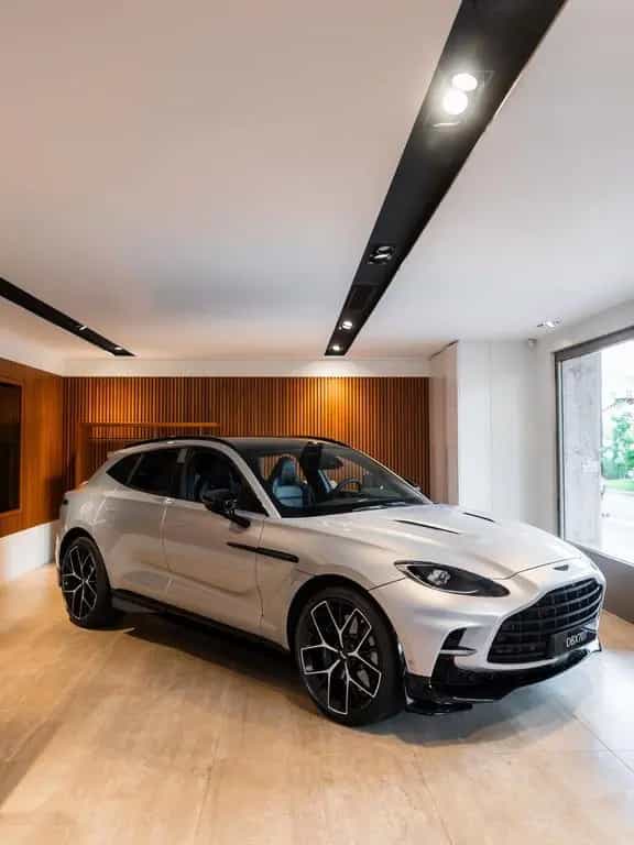 Aston Martin DBX 707 null-photo-11