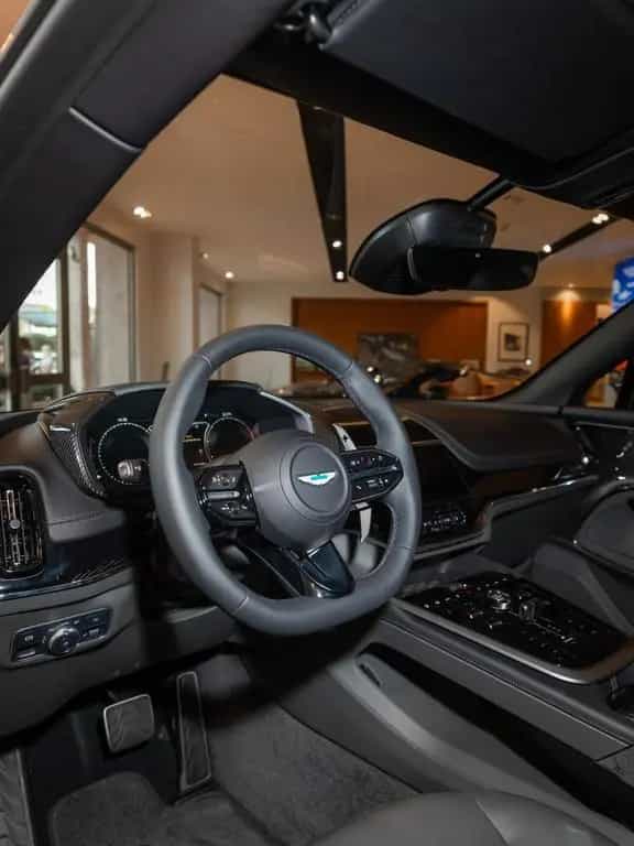 Aston Martin DBX 707 null-photo-12