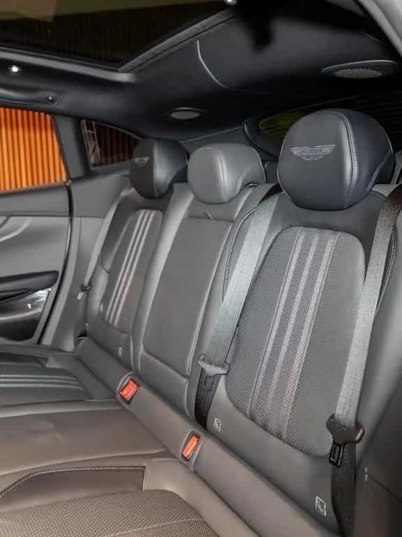 Aston Martin DBX 707 null-photo-13