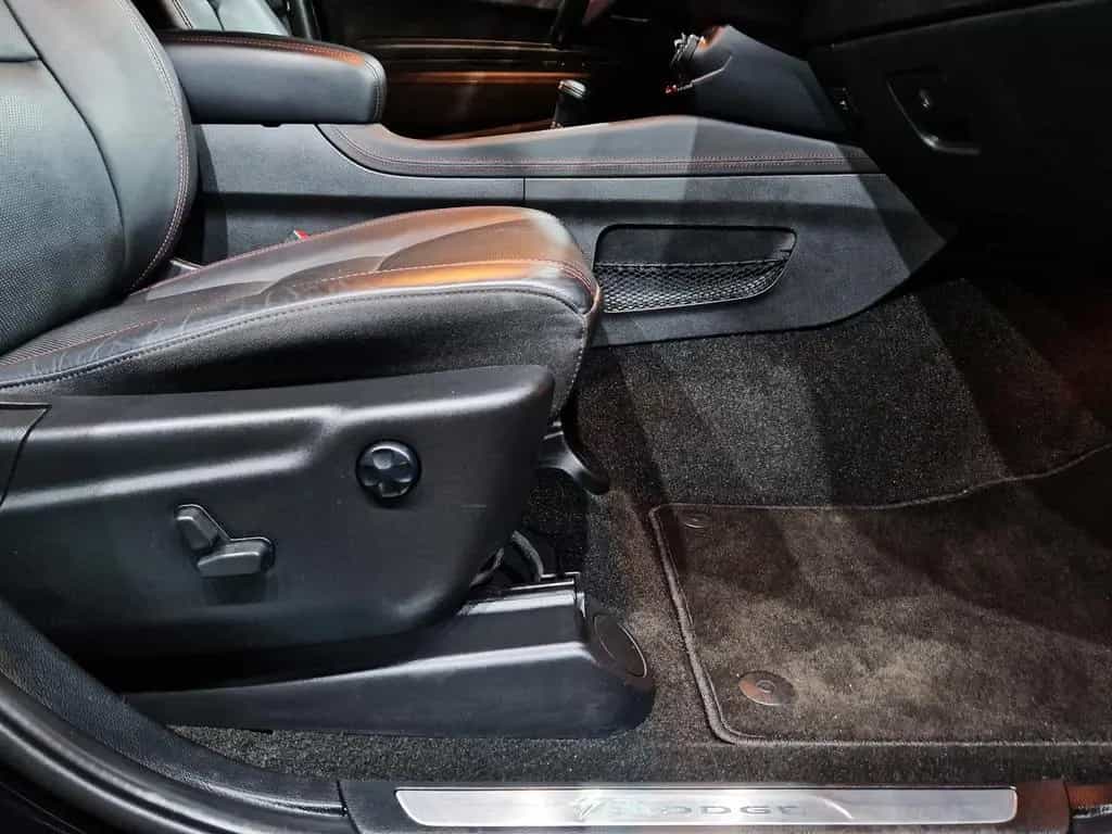 Dodge Durango 5.7 V8 R/T HEMI GAS|7 SITZER|LEDERI|PANO 12/2023-photo-33