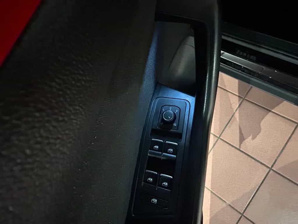 Volkswagen T-Roc 1.5 Sport*NAVI*LED*ACC*KLIMAAUTOM*GARANTIE 09/2021-photo-4