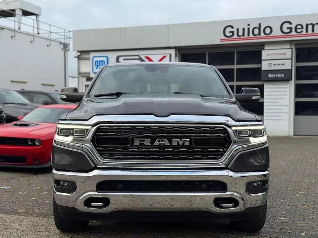Dodge RAM 1500 5,7 V8 Crew Cab Limited Ladeflächenabde 11/2018-photo-11