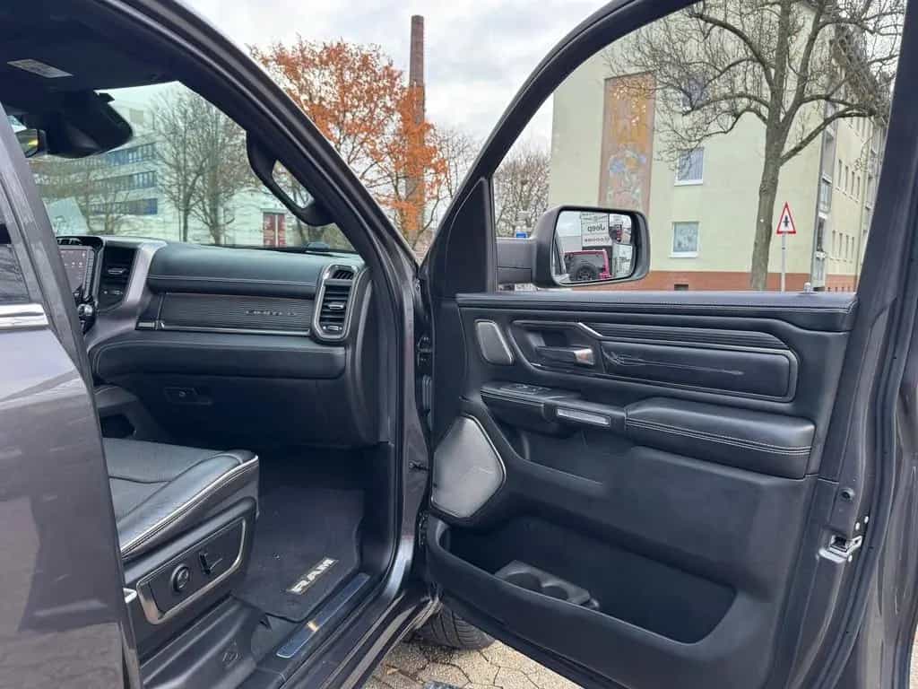 Dodge RAM 1500 5,7 V8 Crew Cab Limited Ladeflächenabde 11/2018-photo-16