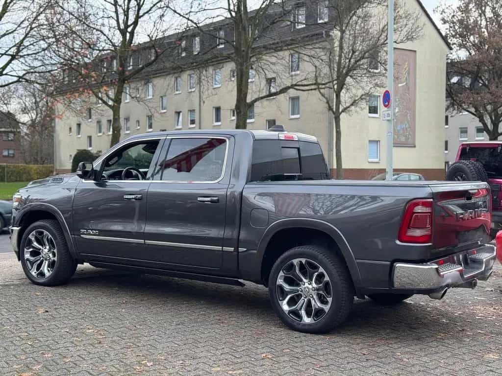 Dodge RAM 1500 5,7 V8 Crew Cab Limited Ladeflächenabde 11/2018-photo-8