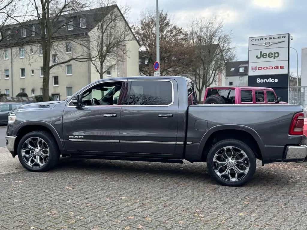 Dodge RAM 1500 5,7 V8 Crew Cab Limited Ladeflächenabde 11/2018-photo-9