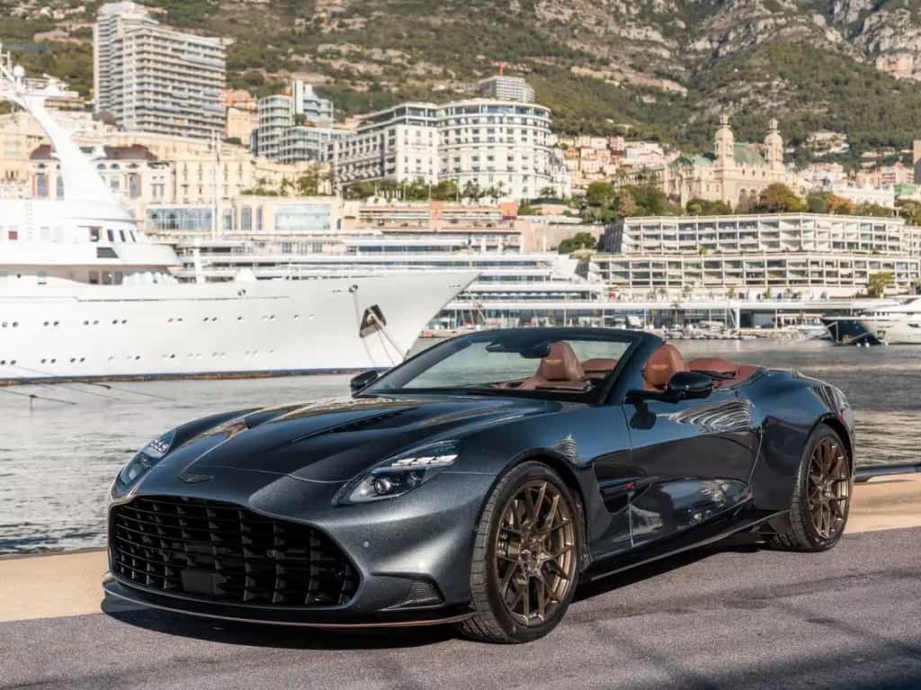 Aston Martin Vanquish Volante null-photo-0