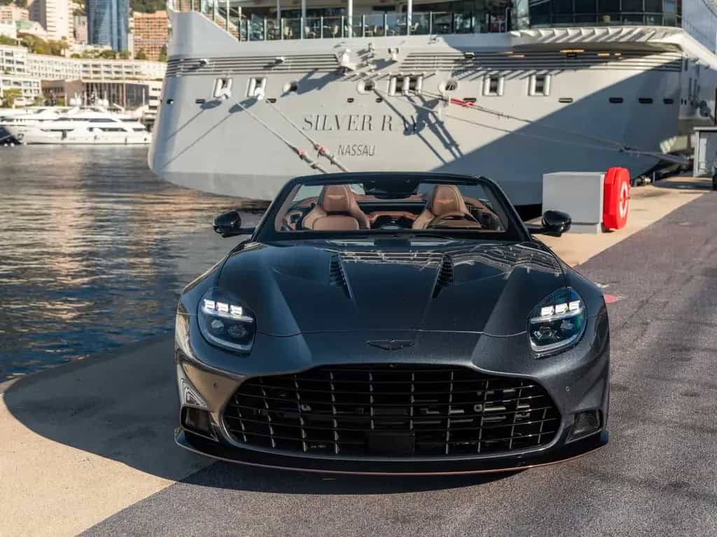 Aston Martin Vanquish Volante null-photo-1