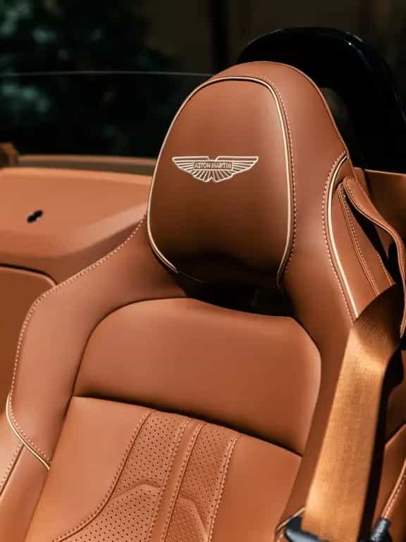 Aston Martin V8 Vantage Vantage Roadster null-photo-10