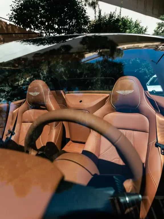 Aston Martin V8 Vantage Vantage Roadster null-photo-12