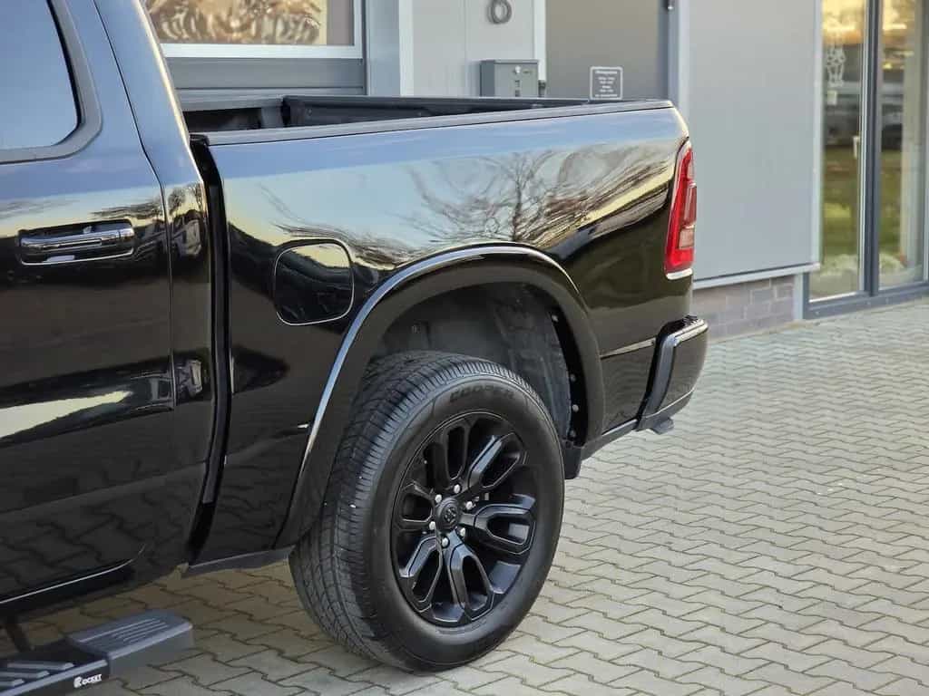 Dodge RAM 1500 5.7 4x4 Laramie Pano LED 12´´ AHK 07/2020-photo-17