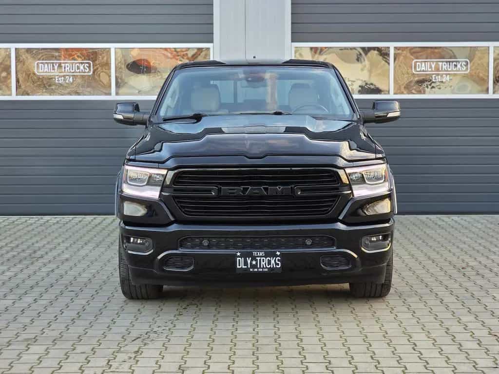 Dodge RAM 1500 5.7 4x4 Laramie Pano LED 12´´ AHK 07/2020-photo-3